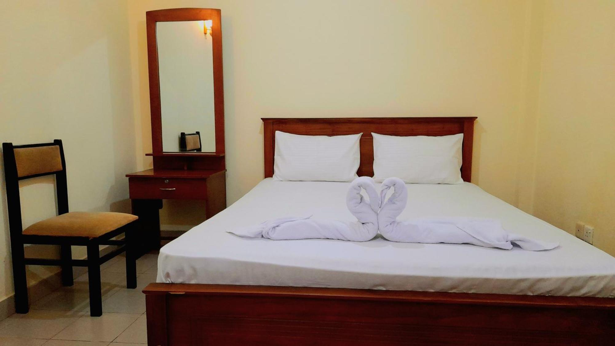 Madara Hotel Horana Exterior photo